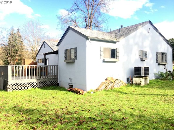 310 SE Pine St, Roseburg, OR 97470